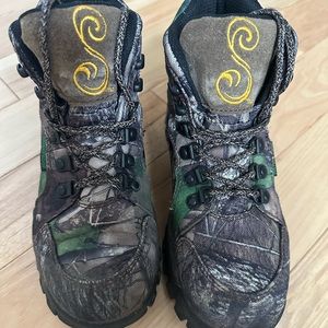 Women’s Waterproof Hunting Boots